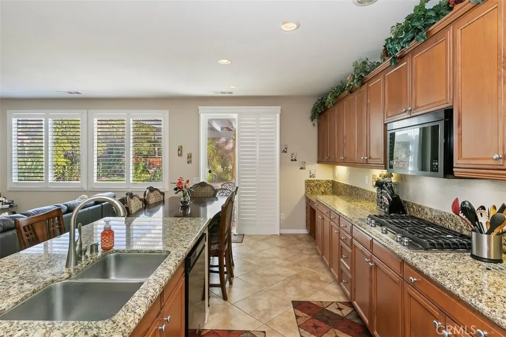 25226 Pacific Crest, Corona, California 92883 home-pic-15