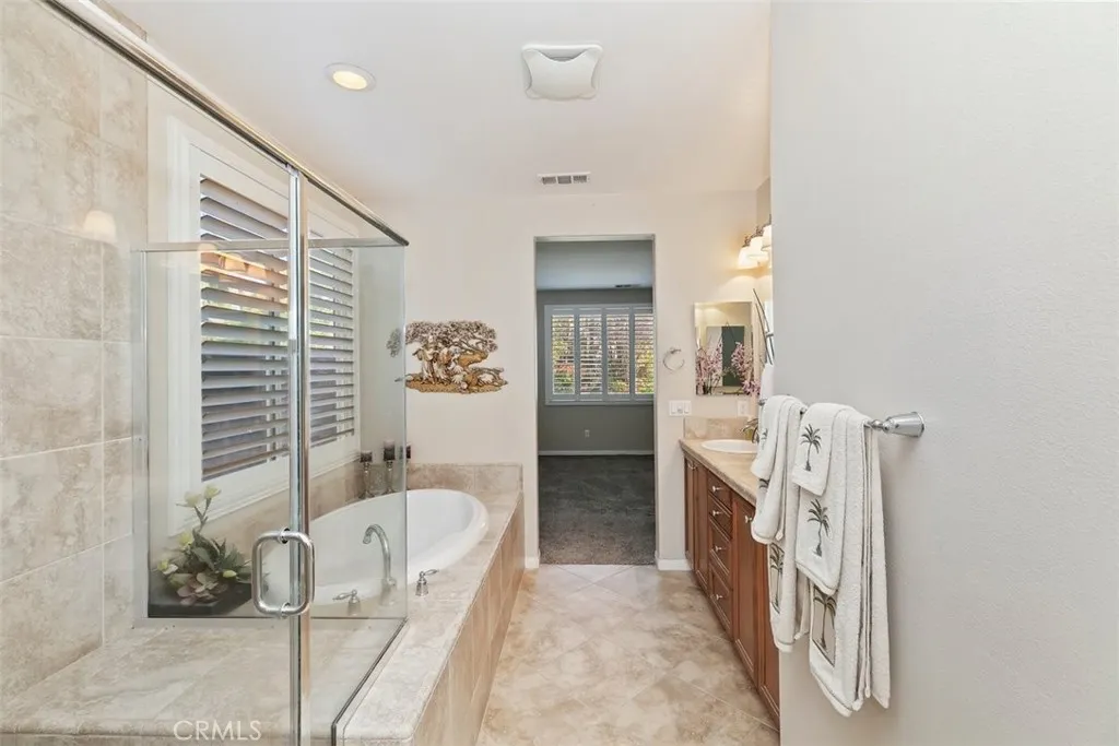 25226 Pacific Crest, Corona, California 92883 home-pic-21