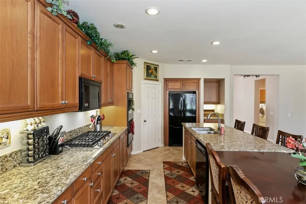 25226 Pacific Crest, Corona, California 92883 home-pic-16