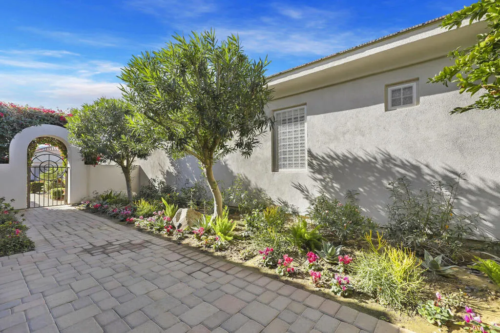 80540 Via Terracina, La Quinta, California 92253 home-pic-45