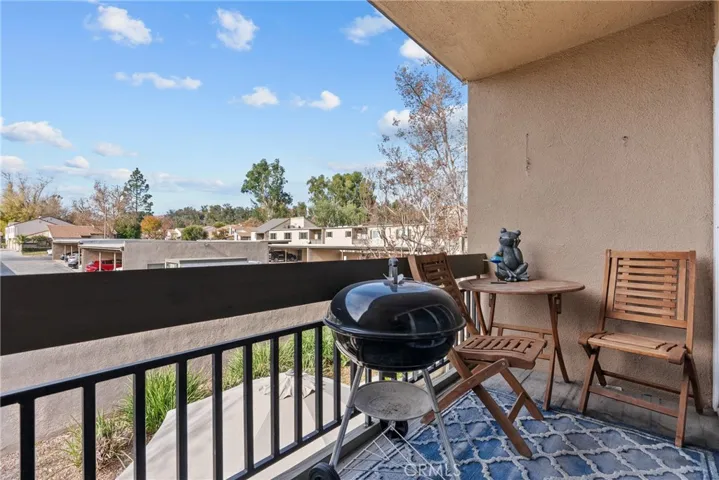 25736 Player Drive R4, Valencia, California 91355