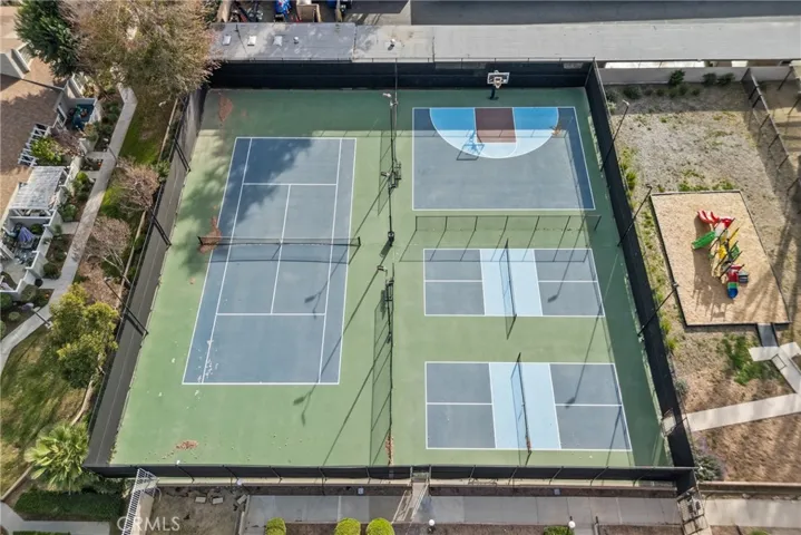 25736 Player Drive R4, Valencia, California 91355
