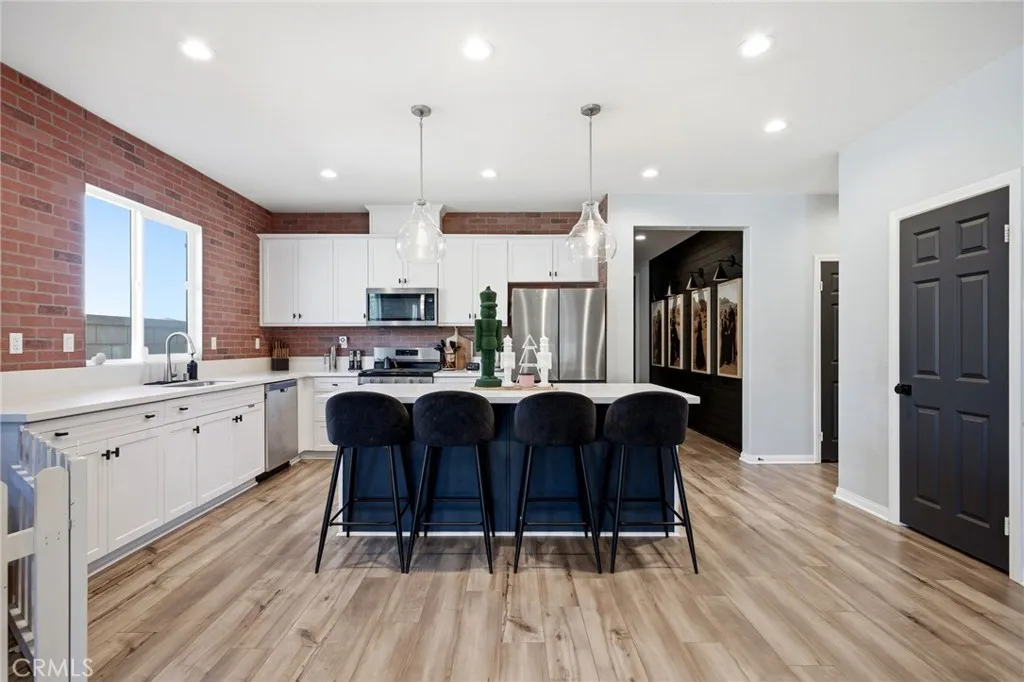 28184 Echo Court, Menifee, California 92585 home-pic-6