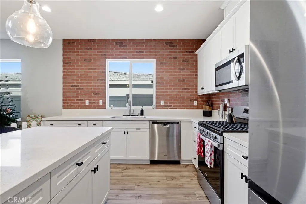 28184 Echo Court, Menifee, California 92585 home-pic-7