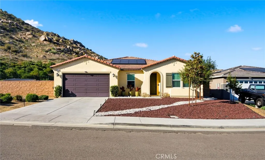 28184 Echo Court, Menifee, California 92585 home-pic-1