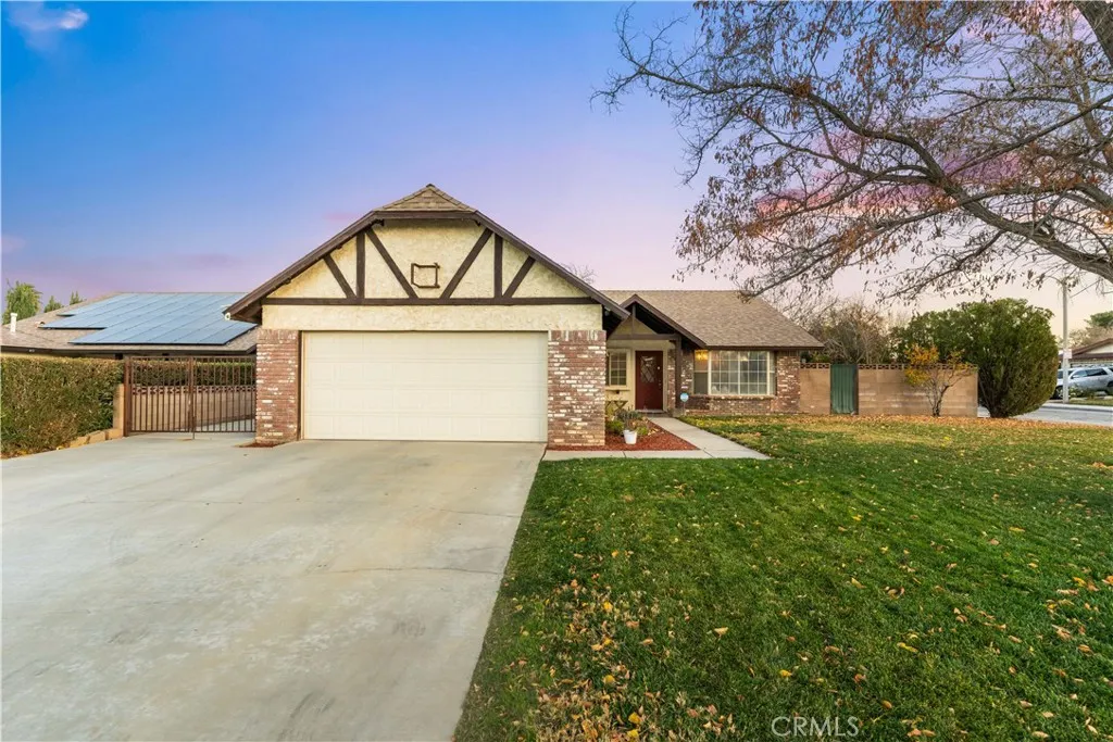 42902 Sachs, Lancaster, California 93536 home-pic-1
