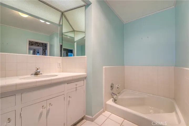 2nd bath in Primary bedroom