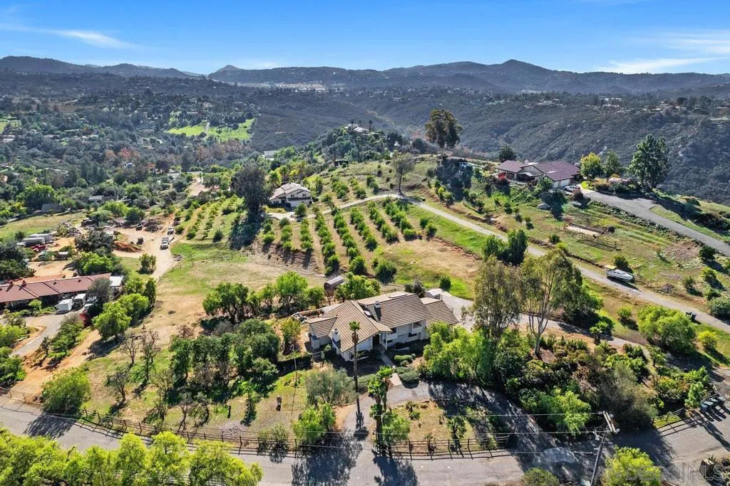 13747 49 Little Pond Rd, Valley Center, California 92082 home-pic-33