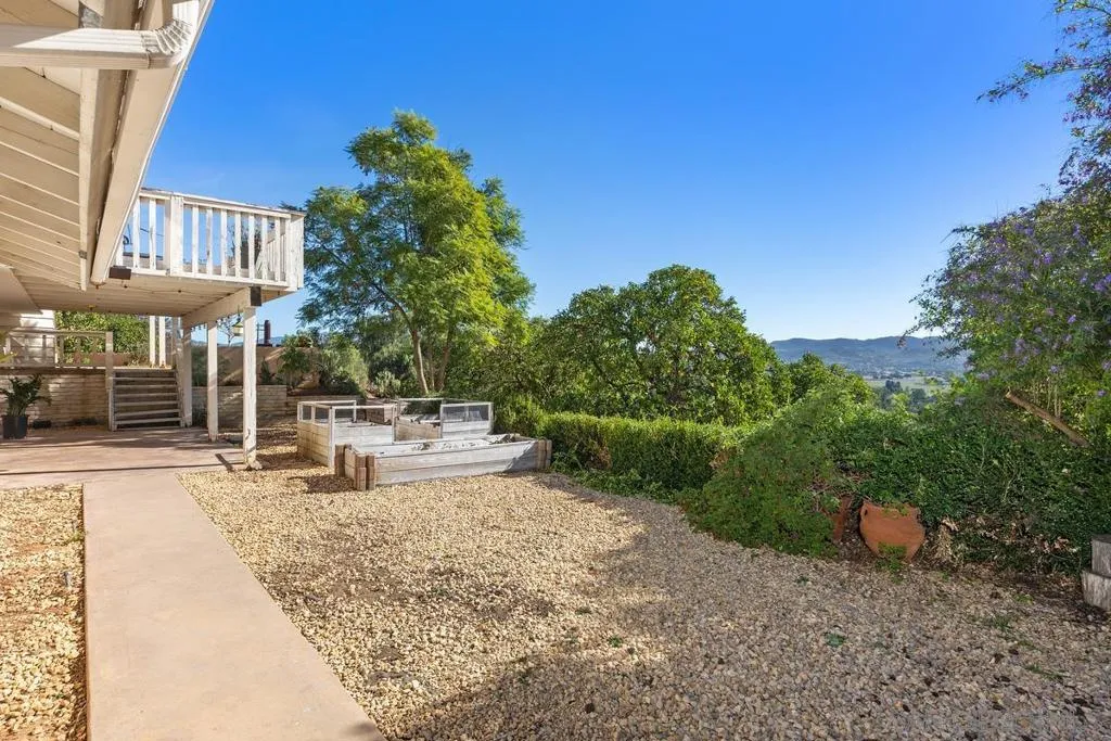 13747 49 Little Pond Rd, Valley Center, California 92082 home-pic-28