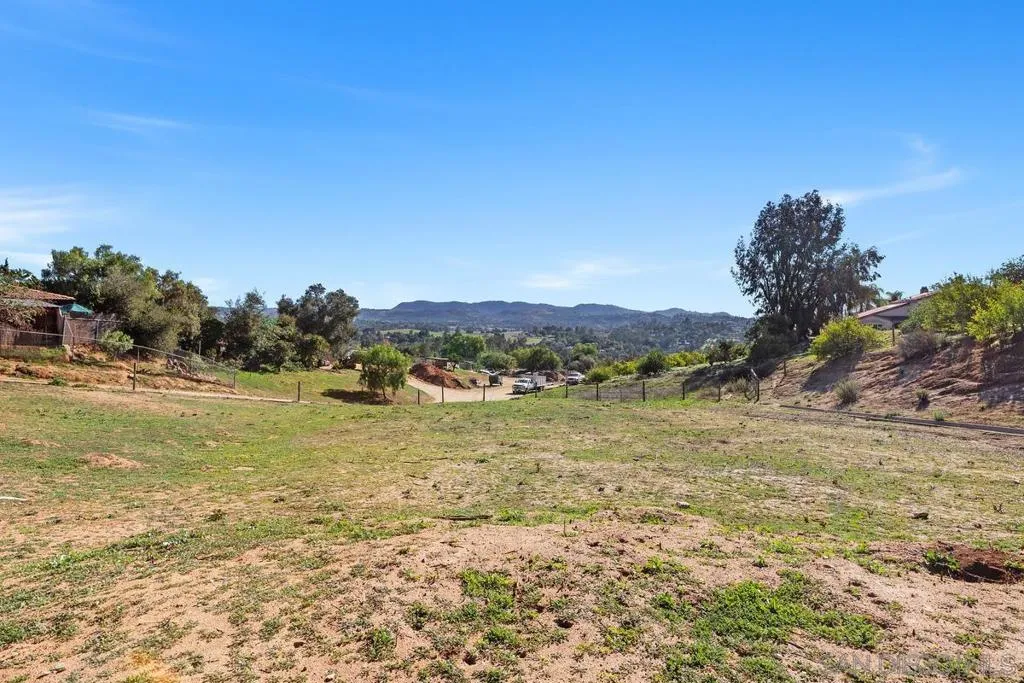 13747 49 Little Pond Rd, Valley Center, California 92082 home-pic-30