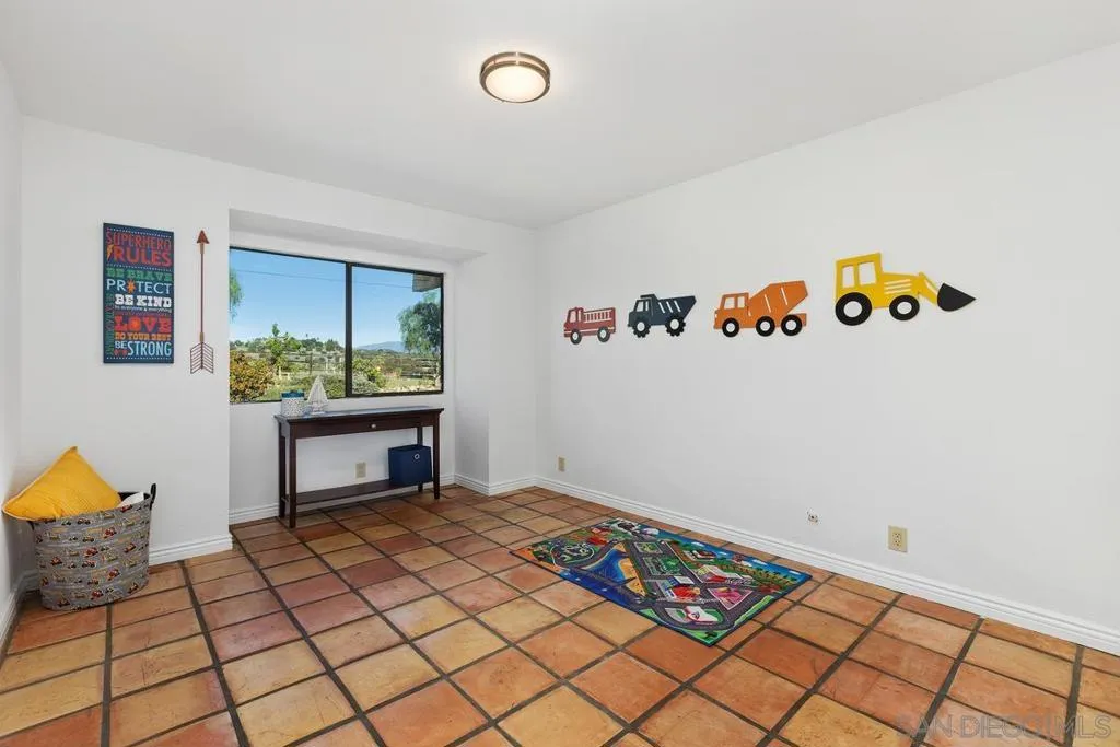 13747 49 Little Pond Rd, Valley Center, California 92082 home-pic-18