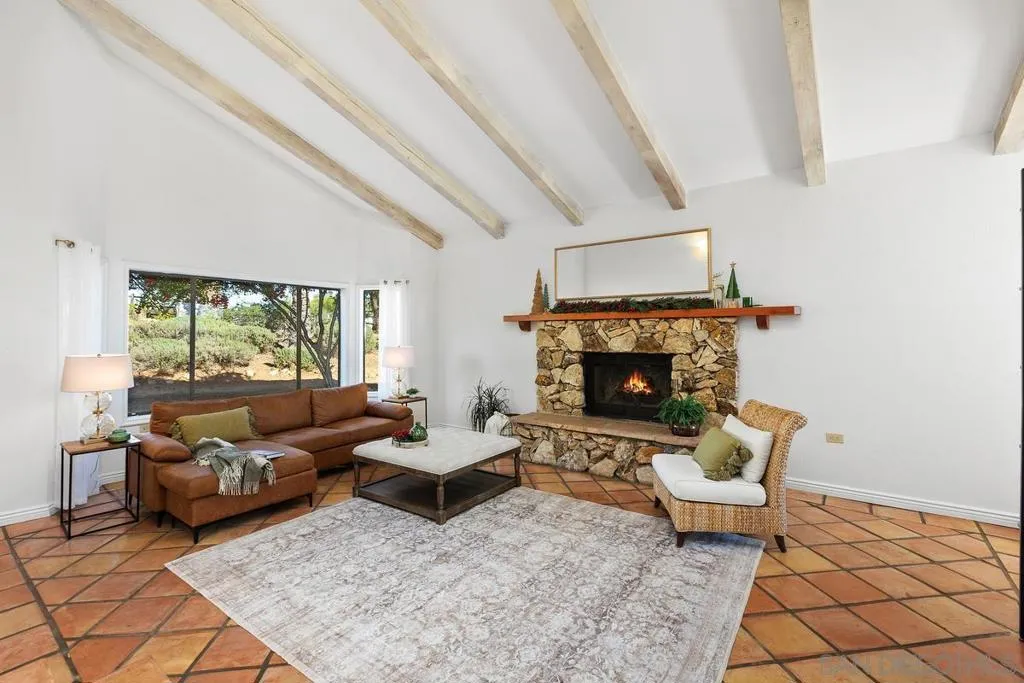 13747 49 Little Pond Rd, Valley Center, California 92082 home-pic-6