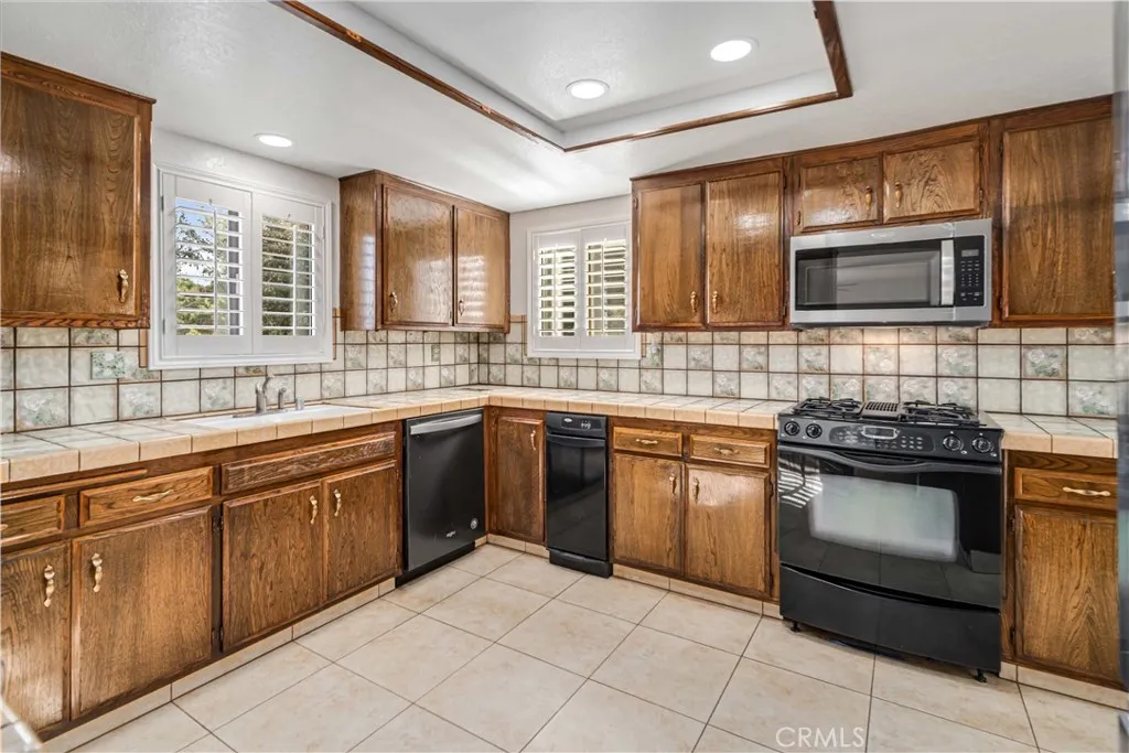 36421 Oliver, Palmdale, California 93551 home-pic-22