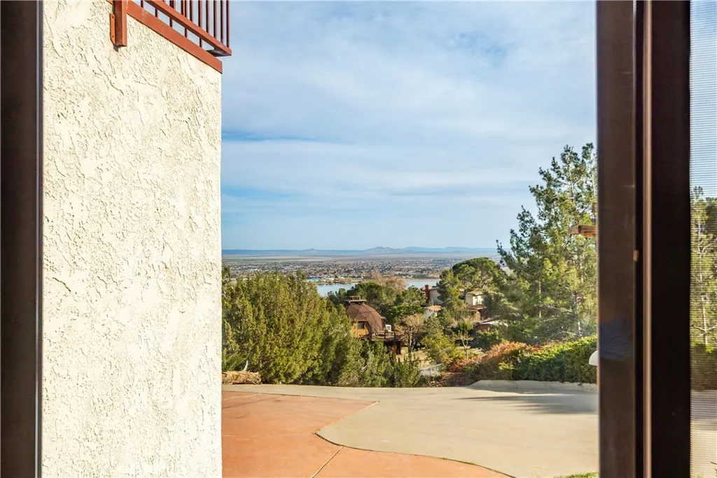 36421 Oliver, Palmdale, California 93551 home-pic-26