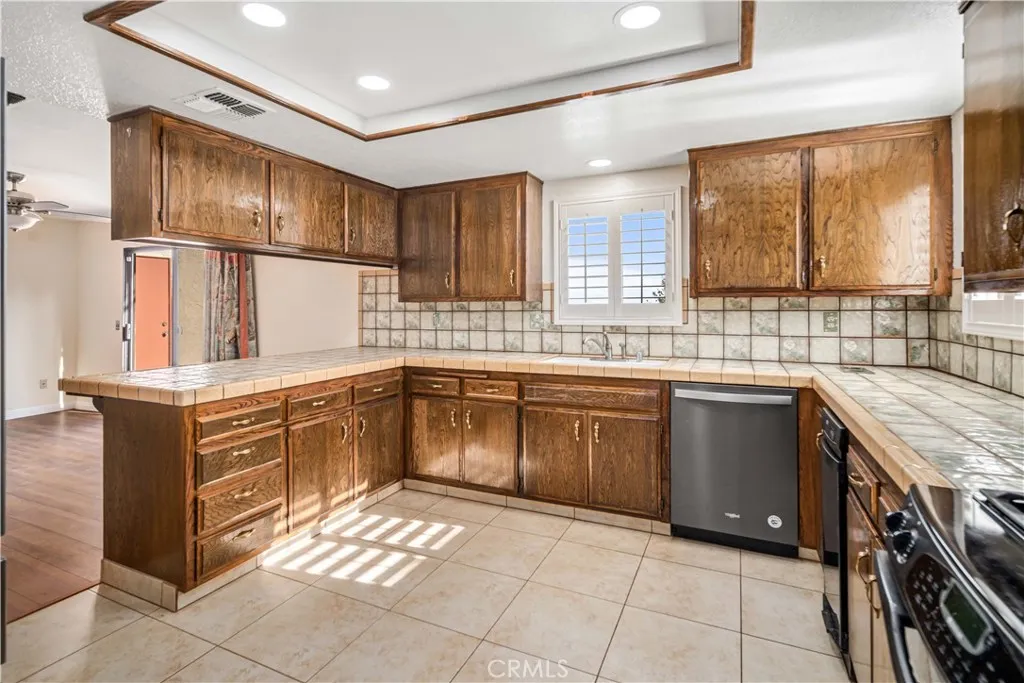 36421 Oliver, Palmdale, California 93551 home-pic-21