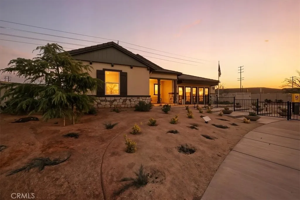 42835 56th Street W, Lancaster, California 93536 home-pic-2