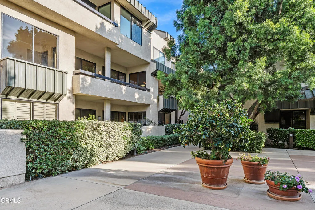 2329 Century Hill, Los Angeles, California 90067 home-pic-25