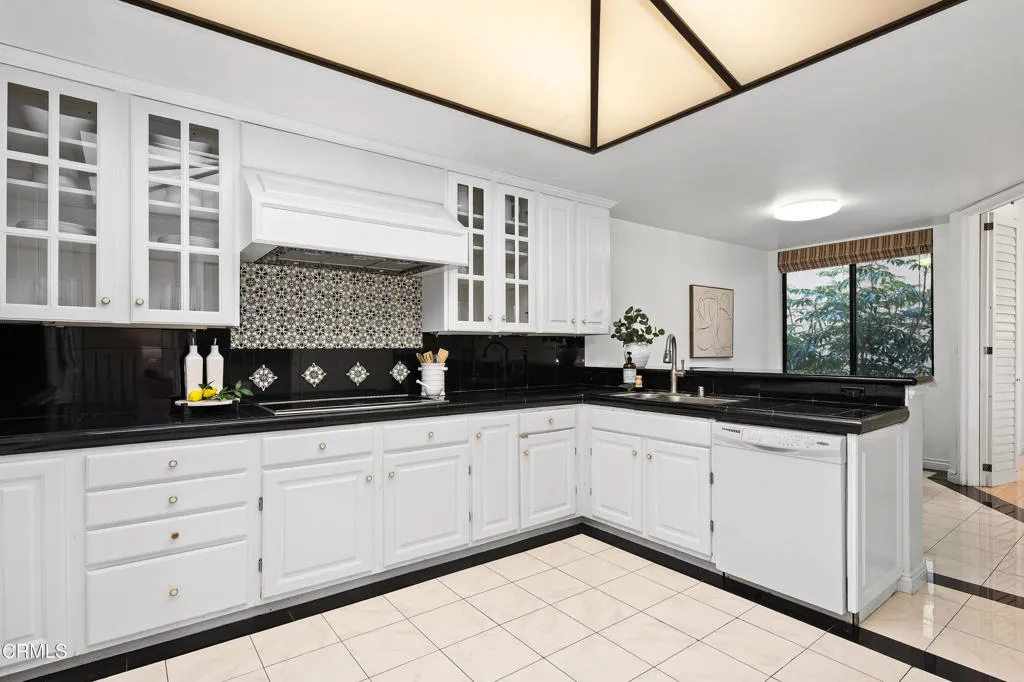 2329 Century Hill, Los Angeles, California 90067 home-pic-11