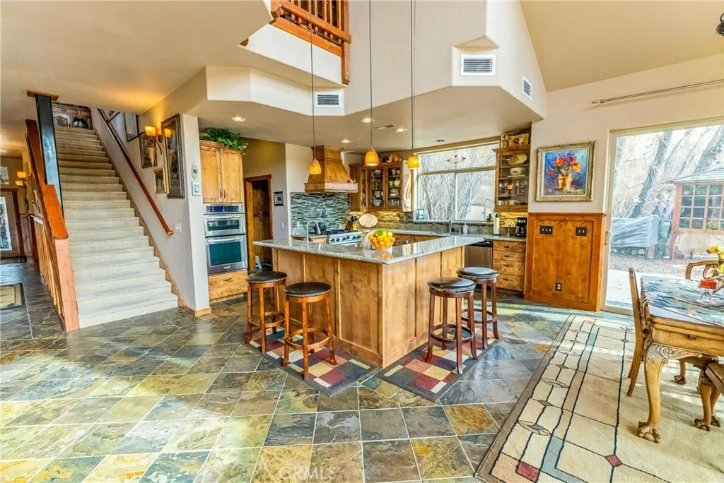 39255 Seminole, Fawnskin, California 92333 home-pic-8