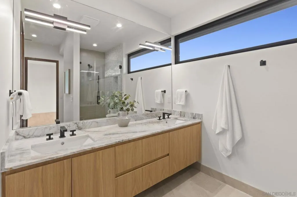 2448 Sagebrush Ct, La Jolla, California 92037 home-pic-27