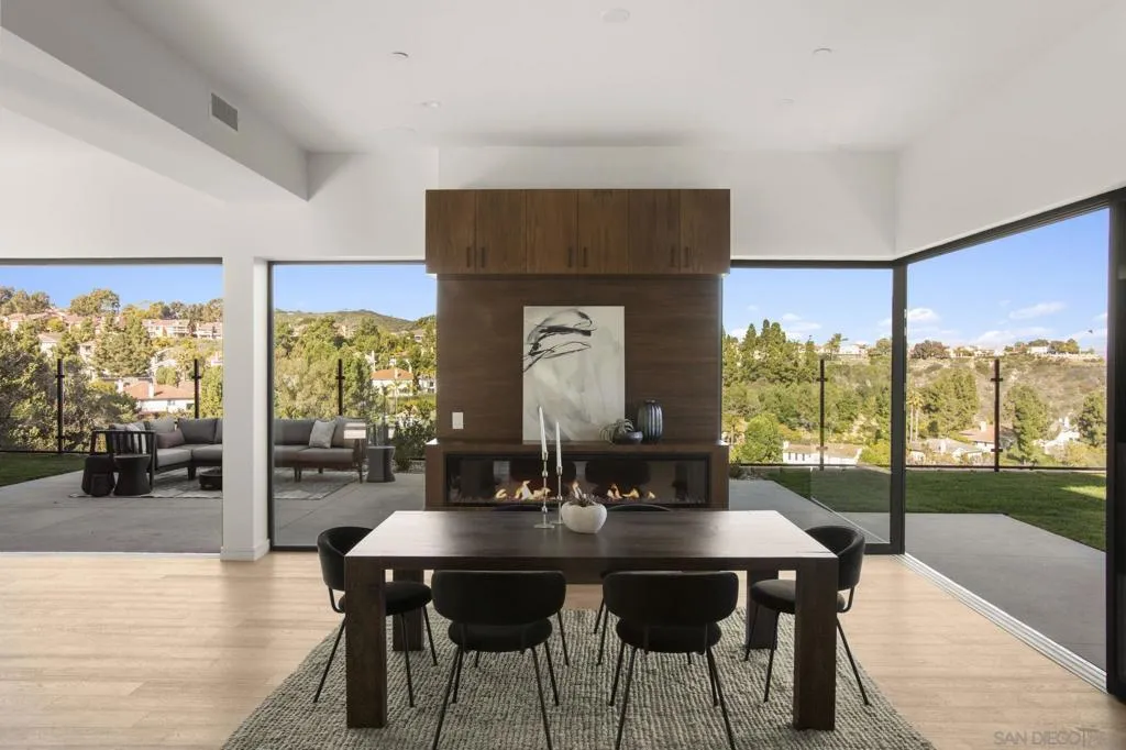 2448 Sagebrush Ct, La Jolla, California 92037 home-pic-12
