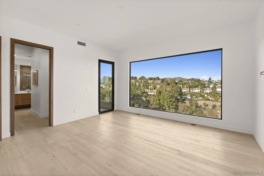 2448 Sagebrush Ct, La Jolla, California 92037 home-pic-26