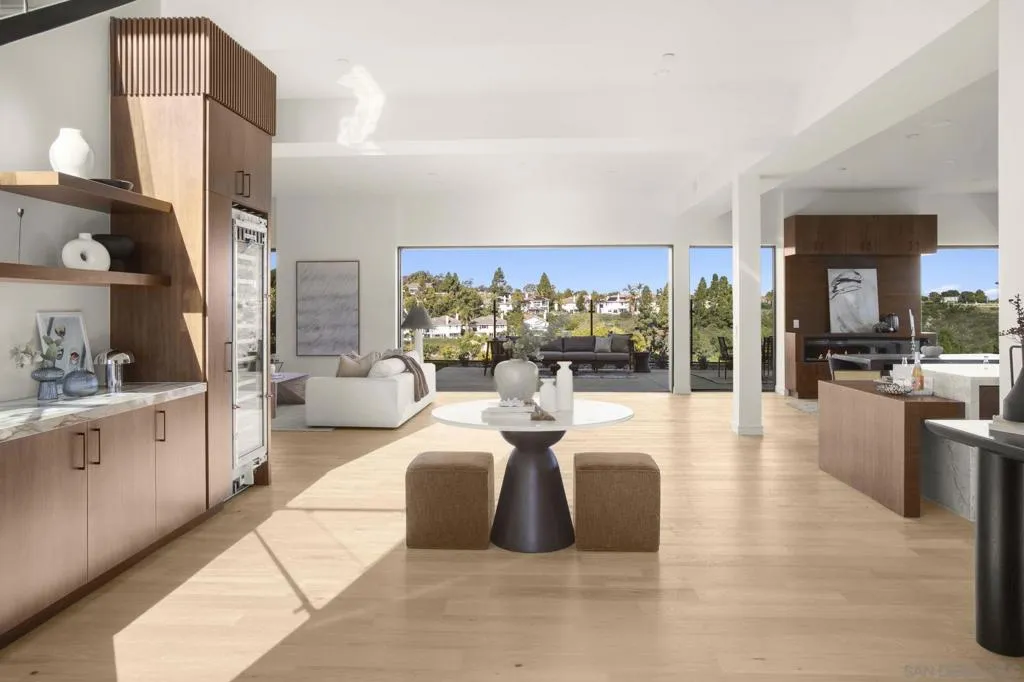 2448 Sagebrush Ct, La Jolla, California 92037 home-pic-7