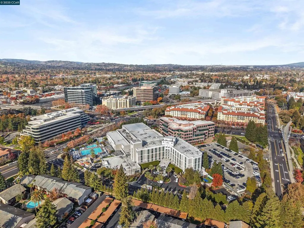 2720 Oak Rd 129, Walnut Creek, California 94597 home-pic-28