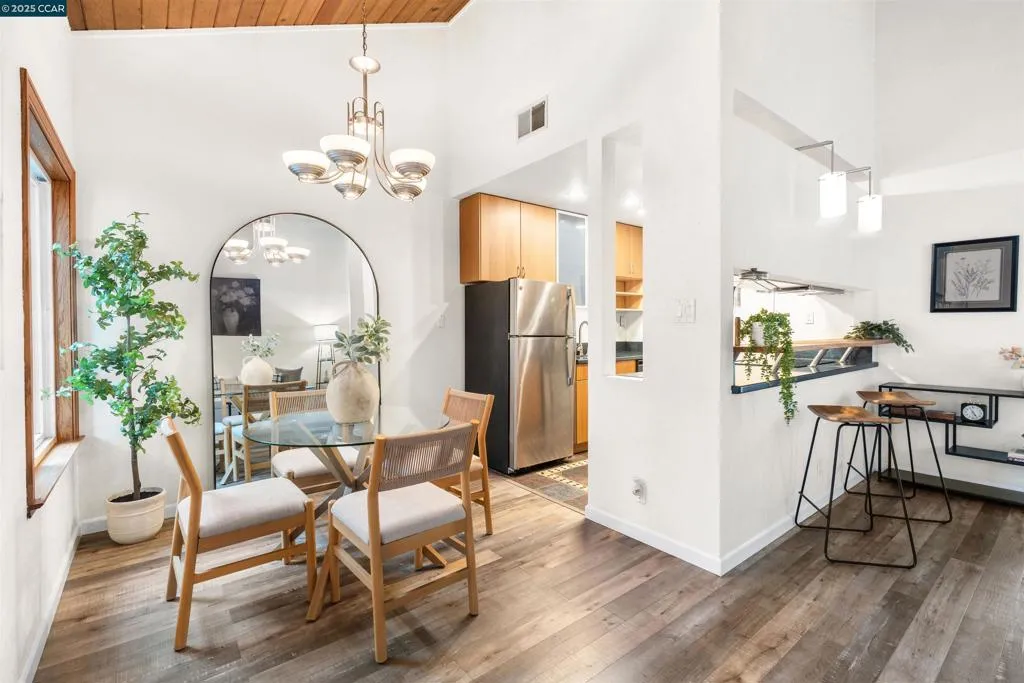 2720 Oak Rd 129, Walnut Creek, California 94597 home-pic-8