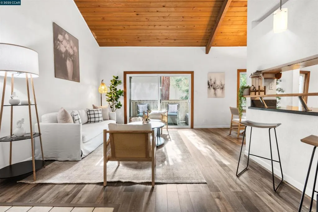 2720 Oak Rd 129, Walnut Creek, California 94597 home-pic-2