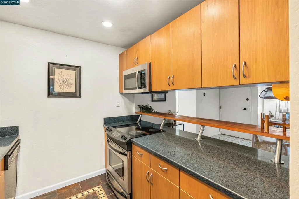 2720 Oak Rd 129, Walnut Creek, California 94597 home-pic-14