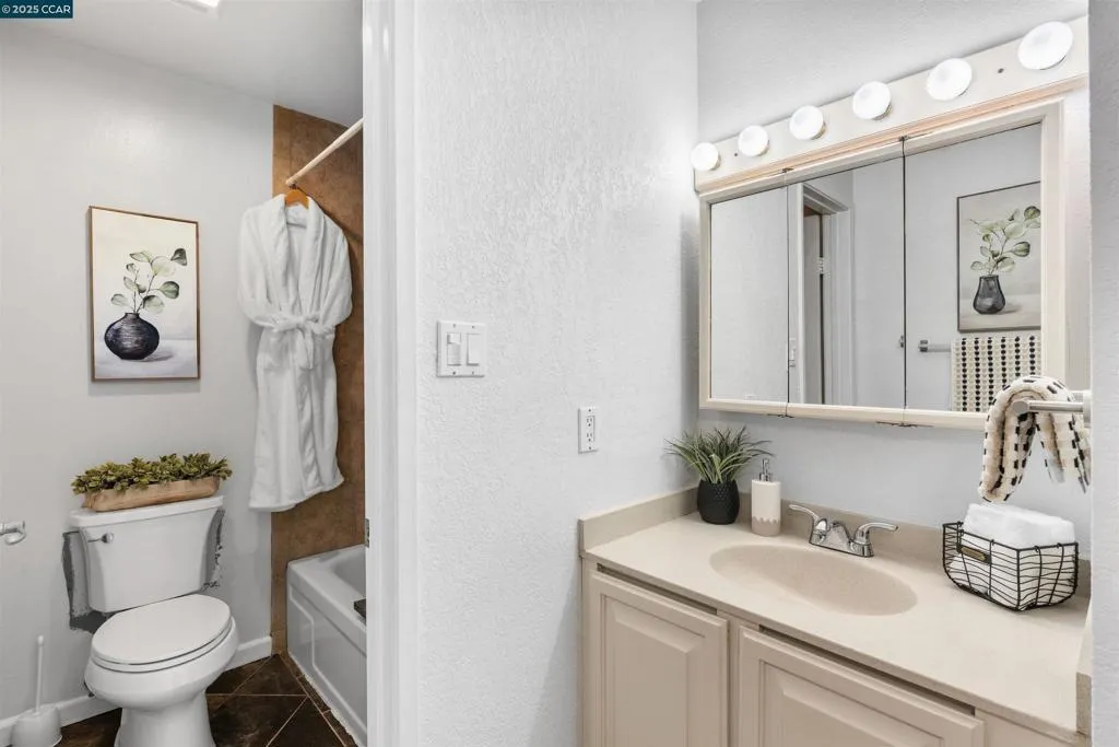 2720 Oak Rd 129, Walnut Creek, California 94597 home-pic-22