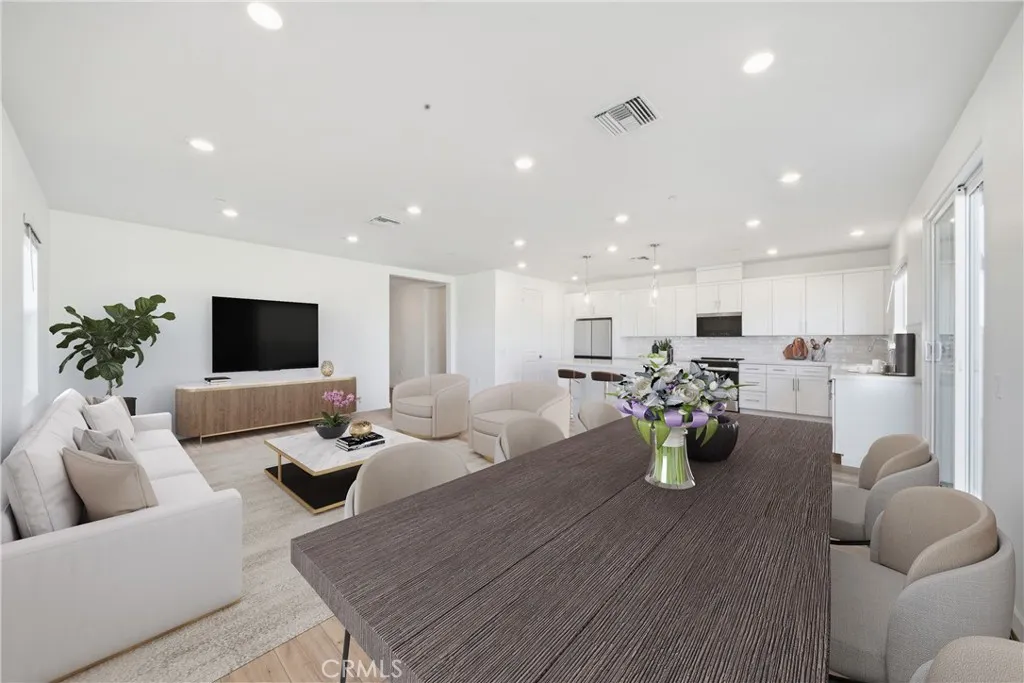 3248 E Avenue J-3, Lancaster, California 93535 home-pic-10