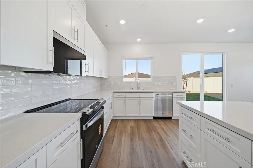 3248 E Avenue J-3, Lancaster, California 93535 home-pic-15