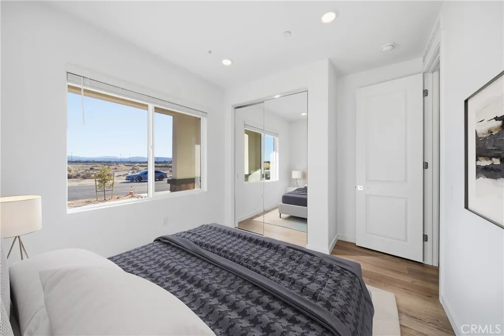 3248 E Avenue J-3, Lancaster, California 93535 home-pic-23