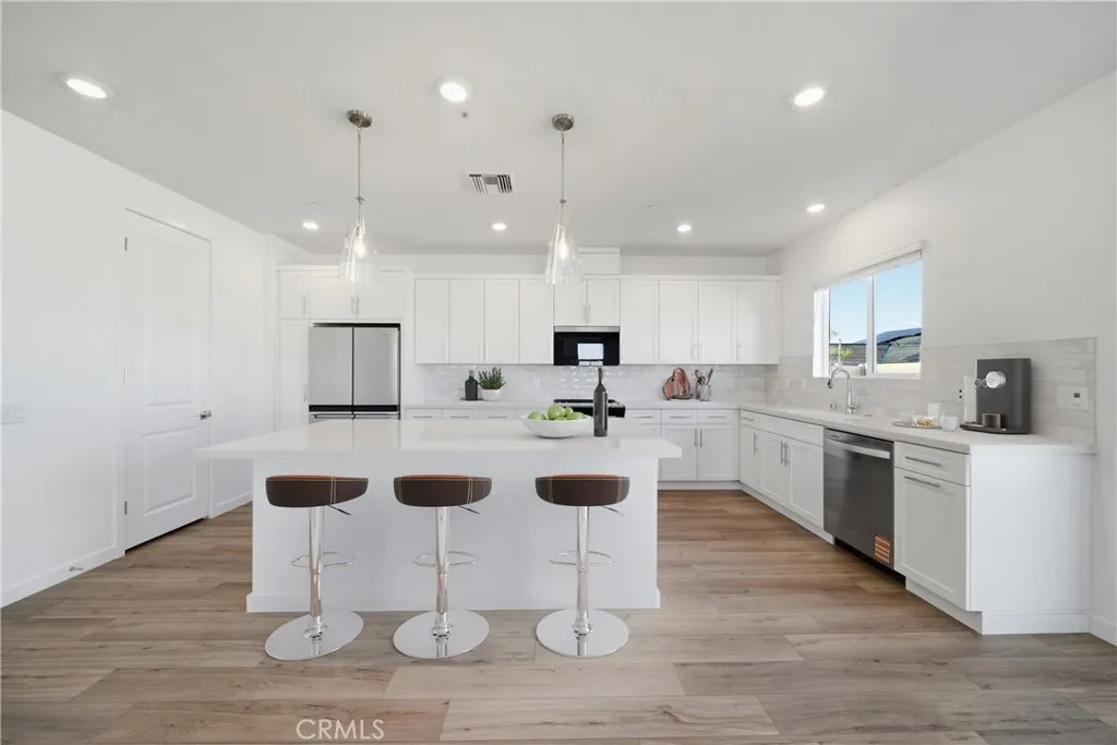 3248 E Avenue J-3, Lancaster, California 93535 home-pic-14