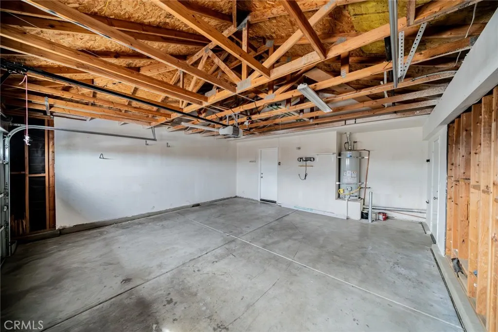 13686 Sylvan Oaks Road, Victorville, California 92392 home-pic-41