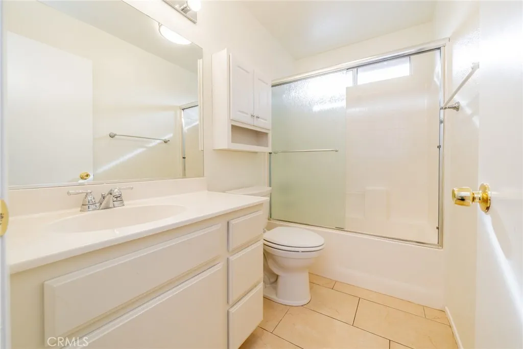 13686 Sylvan Oaks Road, Victorville, California 92392 home-pic-24