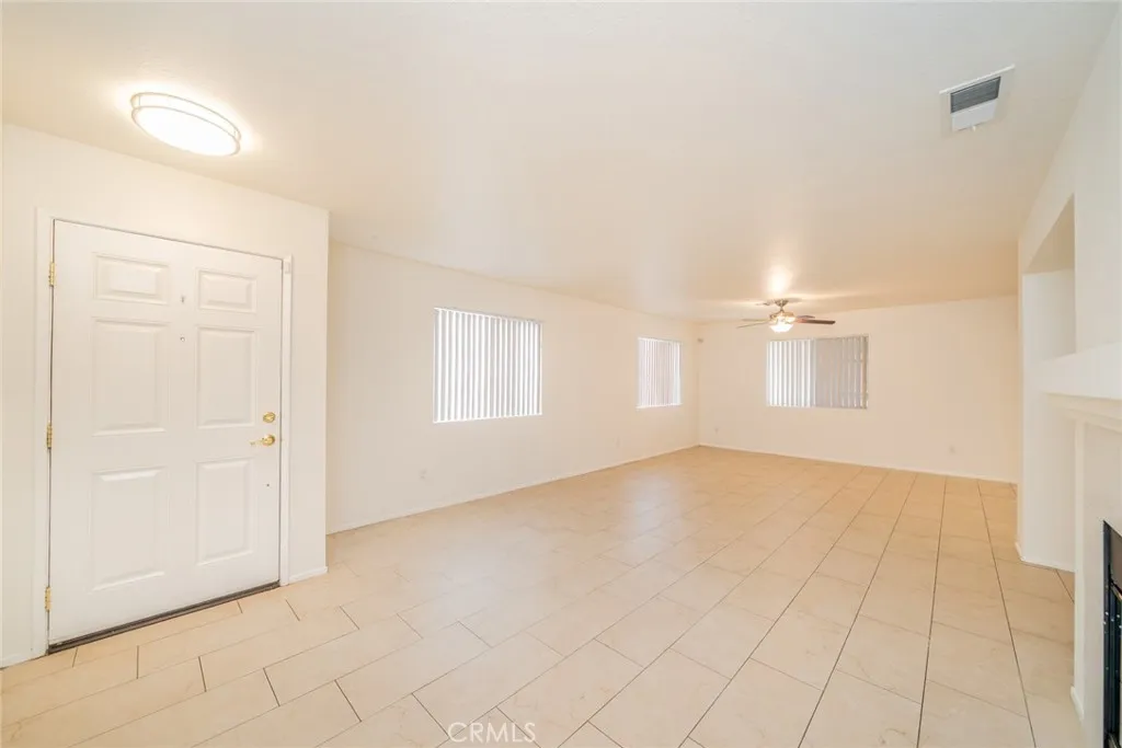 13686 Sylvan Oaks Road, Victorville, California 92392 home-pic-8