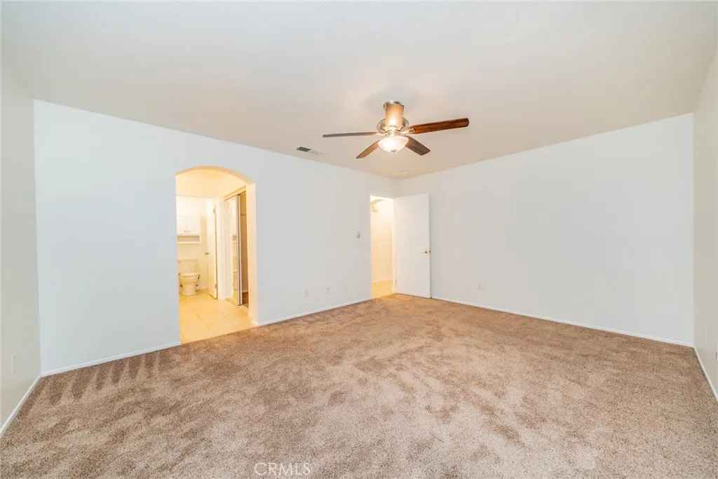 13686 Sylvan Oaks Road, Victorville, California 92392 home-pic-15