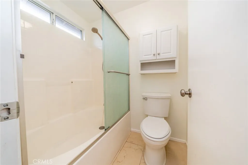 13686 Sylvan Oaks Road, Victorville, California 92392 home-pic-19