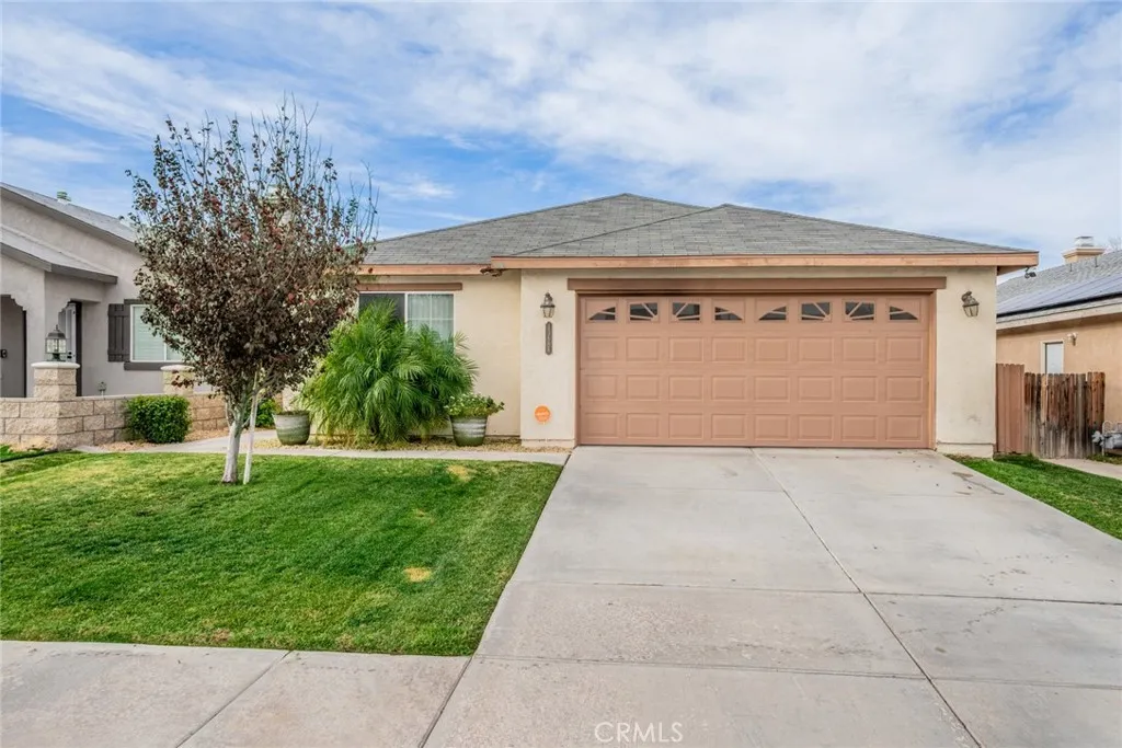 13686 Sylvan Oaks Road, Victorville, California 92392 home-pic-1