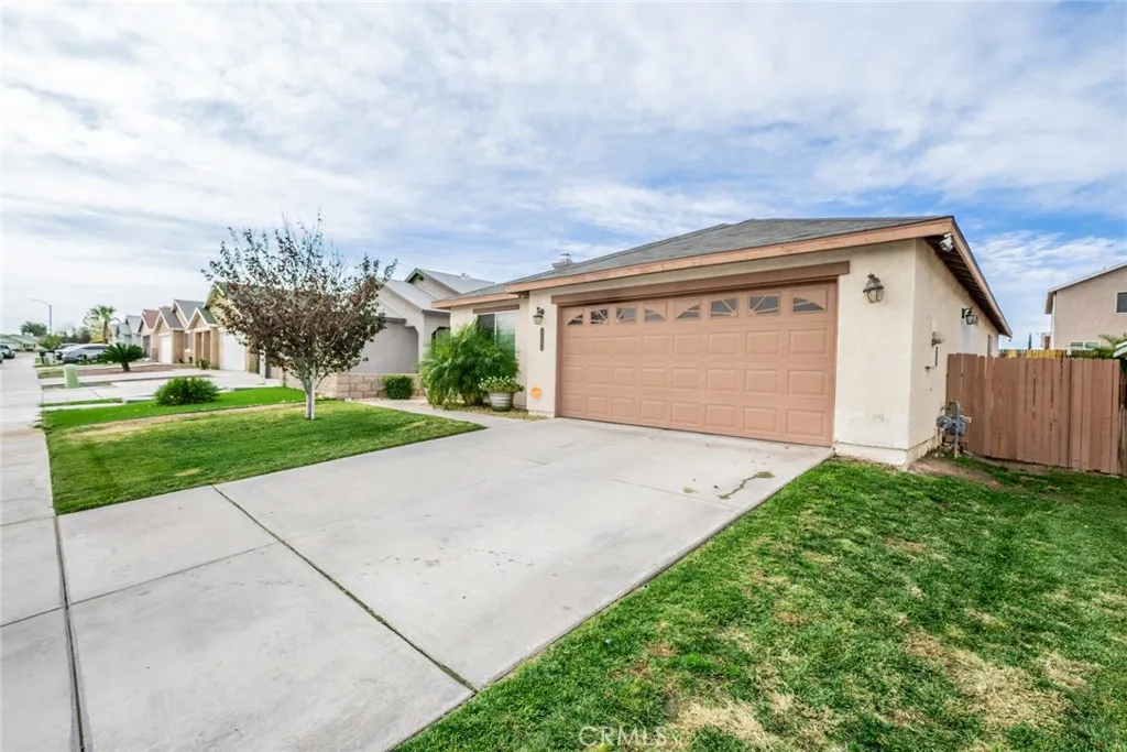 13686 Sylvan Oaks Road, Victorville, California 92392 home-pic-2