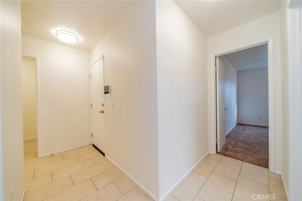 13686 Sylvan Oaks Road, Victorville, California 92392 home-pic-23