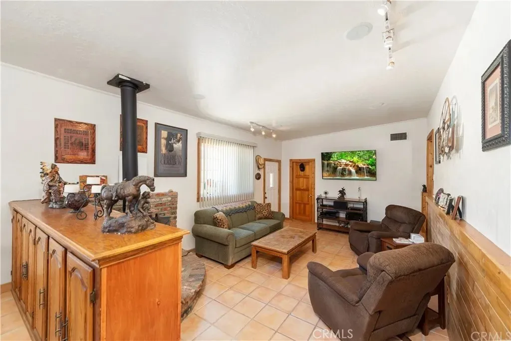 42343 Witten Drive, Aguanga, California 92536 home-pic-4