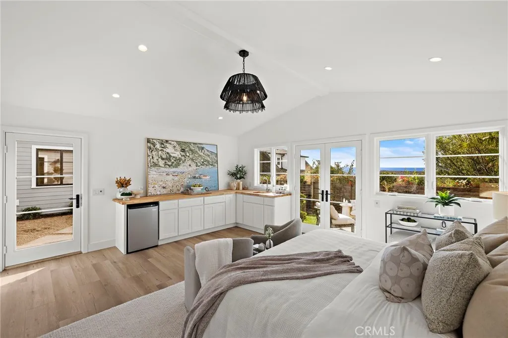 684 Seaview, Laguna Beach, California 92651 home-pic-2
