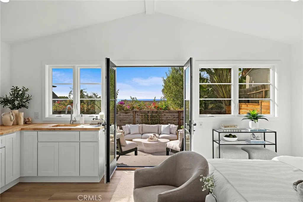 684 Seaview, Laguna Beach, California 92651 home-pic-3
