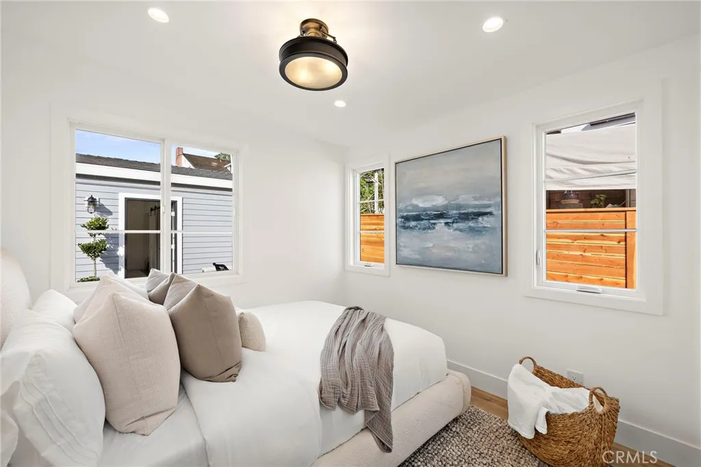 684 Seaview, Laguna Beach, California 92651 home-pic-17