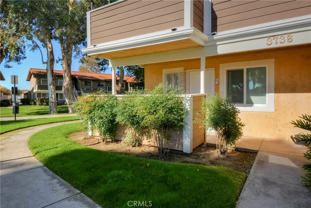 3736 Oak Creek, Ontario, California 91761 home-pic-1