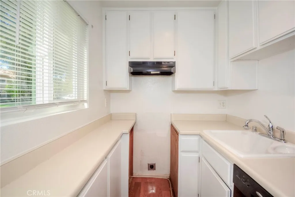 3736 Oak Creek, Ontario, California 91761 home-pic-5